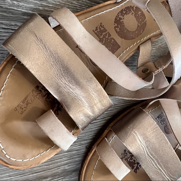 Sorel Ella Criss Cross Sandals - Picture 6 of 13